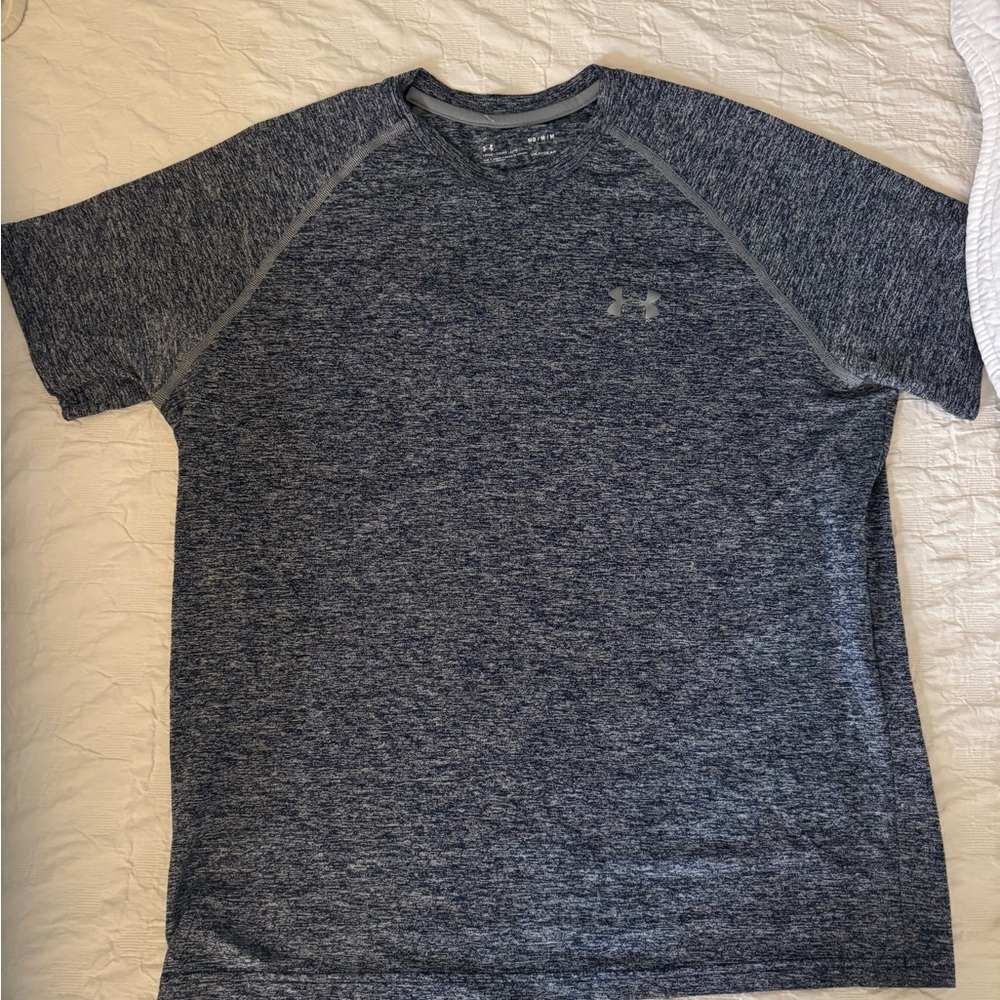 Men’s Under Armour shirt, size medium, vguc